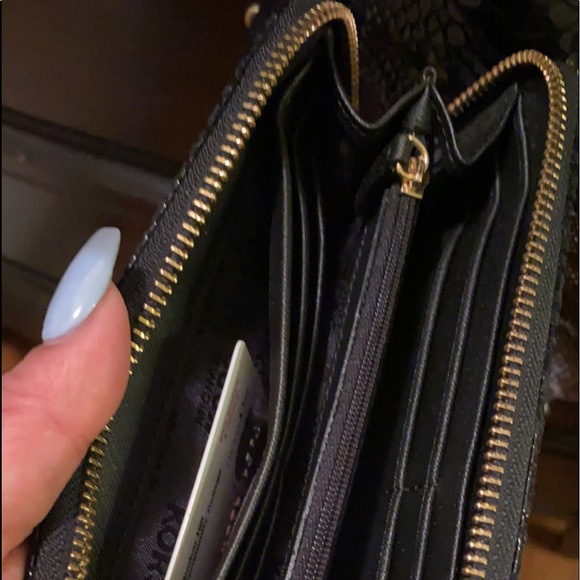 Michael kors purse and wallet - Picture 2 of 4